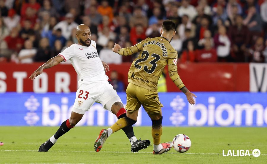 Marcao en action avec le maillot match-worn certifié, porté en match et signé, disponible sur notre boutique pour collectionneurs et fans.