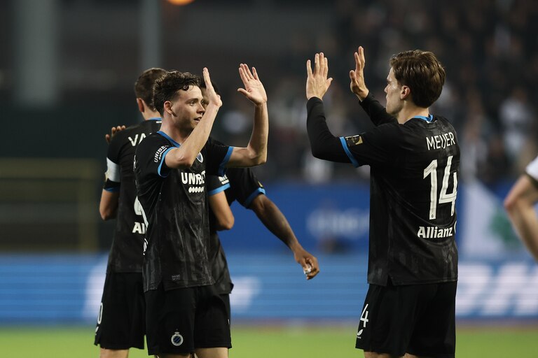 Maillot de foot porté et signé - Joueur: Maxim De Cuyper – Club Brugge