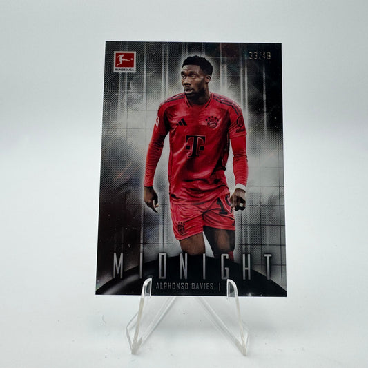 Alphonso Davies - FC Bayern Munchen - Topps Midnight Bundesliga 24-25 - 33/49