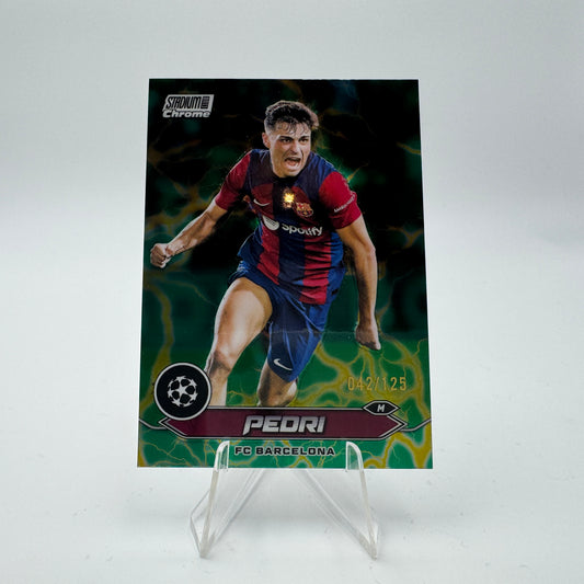 Pedri - FC Barcelona - Topps Stadium Chrome 23/24 - 042/125