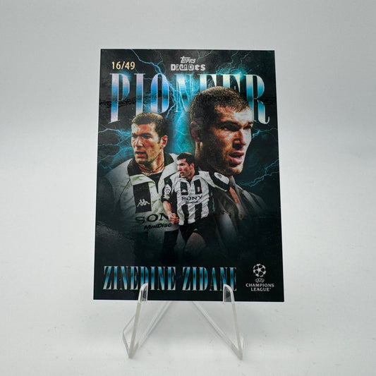 Zinedine Zidane - Juventus - Topps Decades 2025 - 16/49 Pioneer