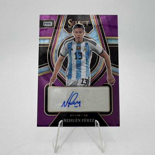 Nehuen Perez - Argentina - Panini Select FIFA 2022/23 - Autograph 06/20